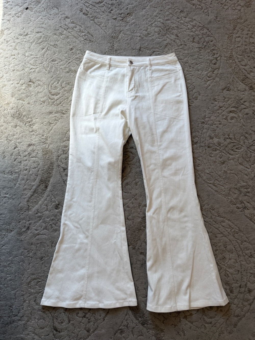 entro White Flared Pants